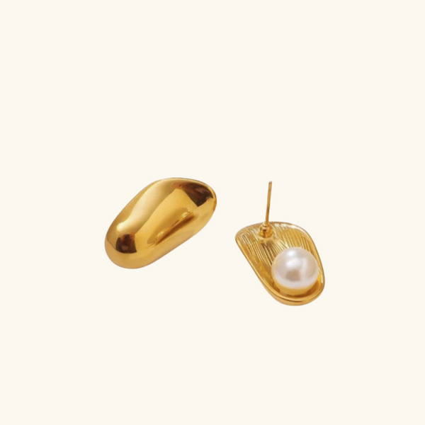 Pearl Glow Gold Studs