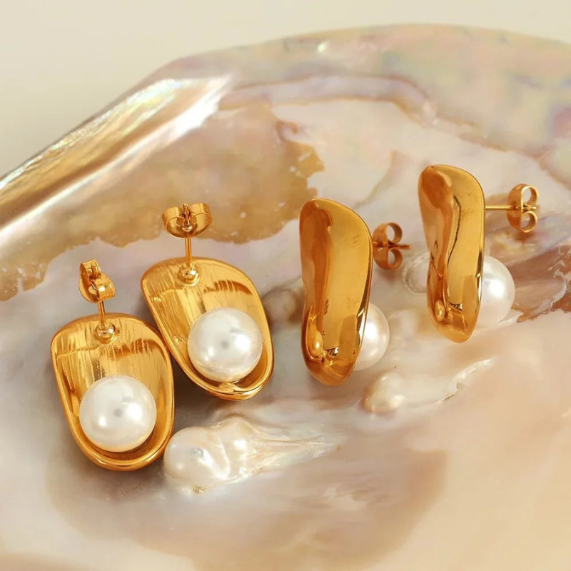 Pearl Glow Gold Studs